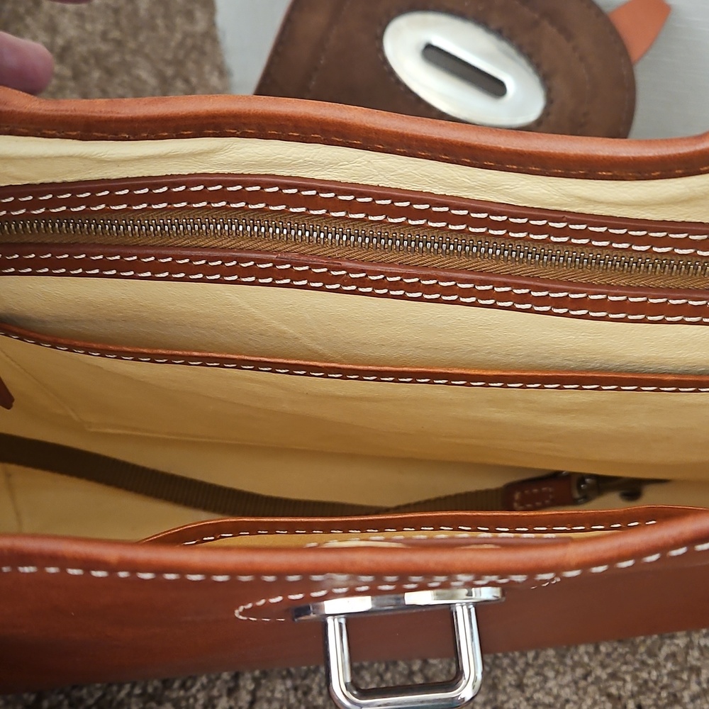 Dooney & Bourke Florentine Tan Leather Hobo Bag NWOT - Picture 5 of 5